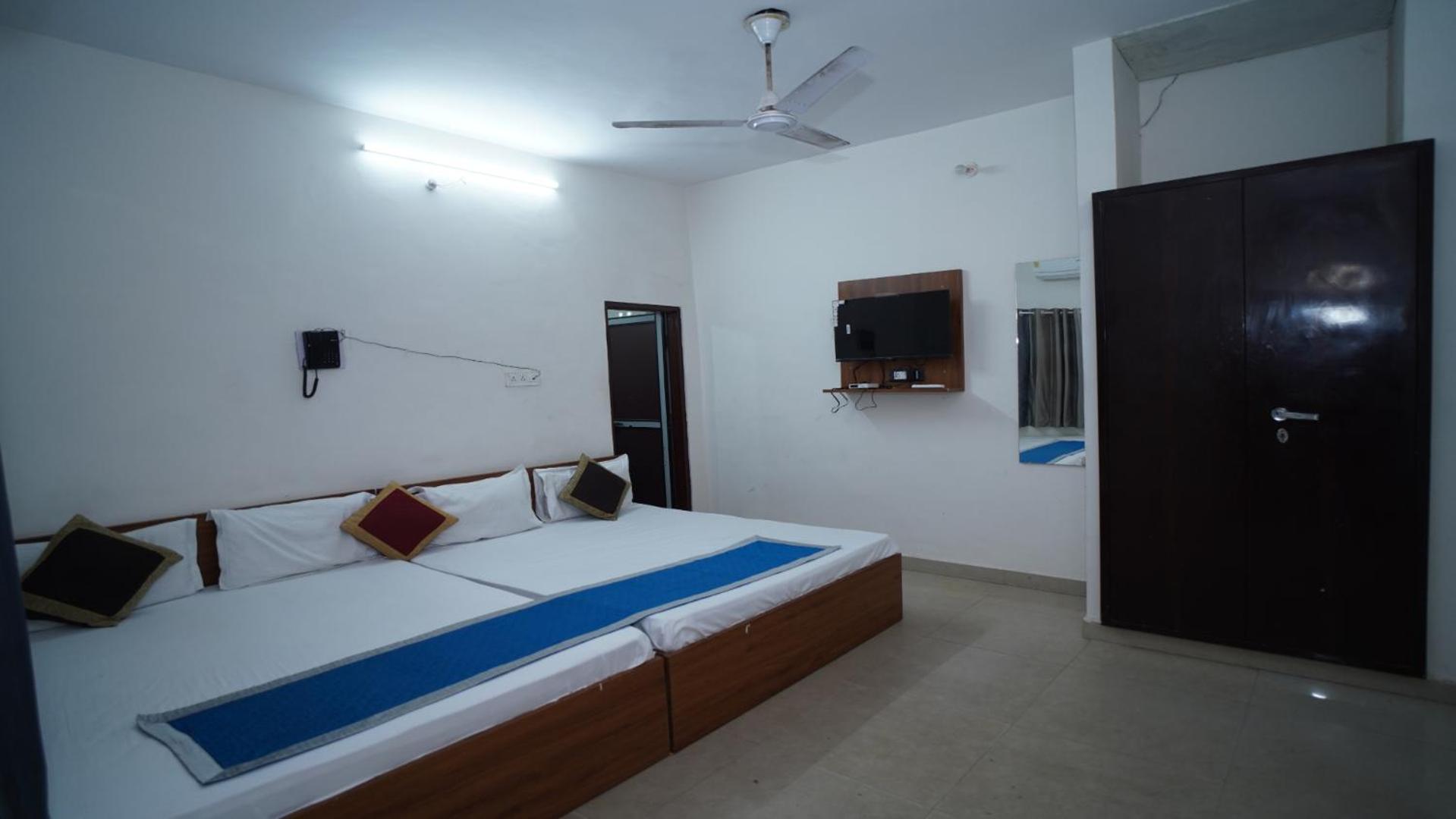 Hotel Apoorv - Near Jaipur Railway Station 部屋 写真